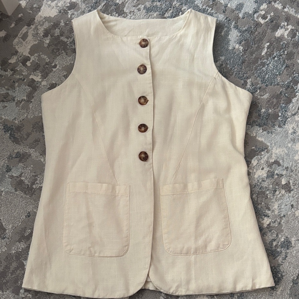 Sleeveless Cream Button-Up Vest